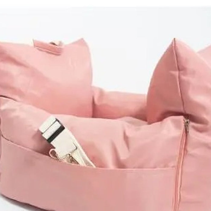 Side pocket on the DockSeat holding a leash
